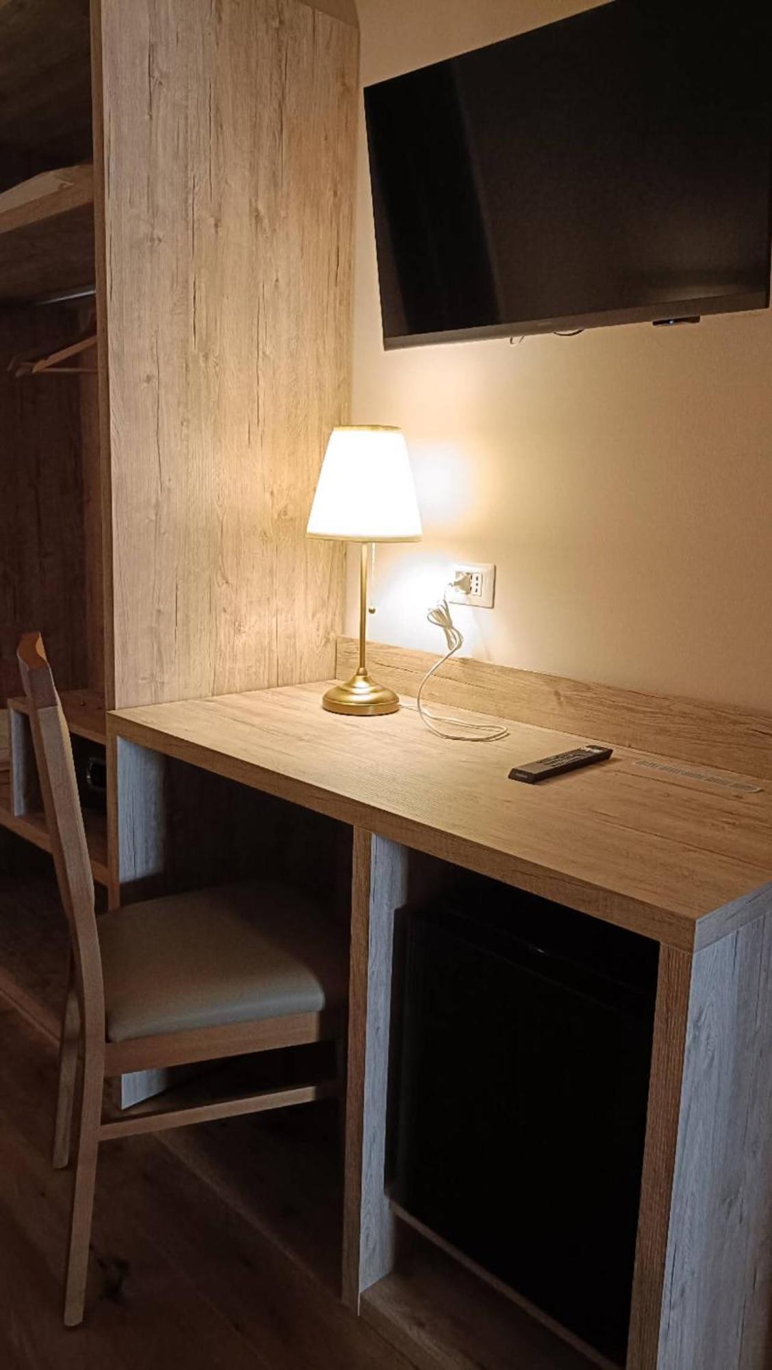 Guesthouse Central Station Group - Via Ponte Seveso 18 ミラノ エクステリア 写真
