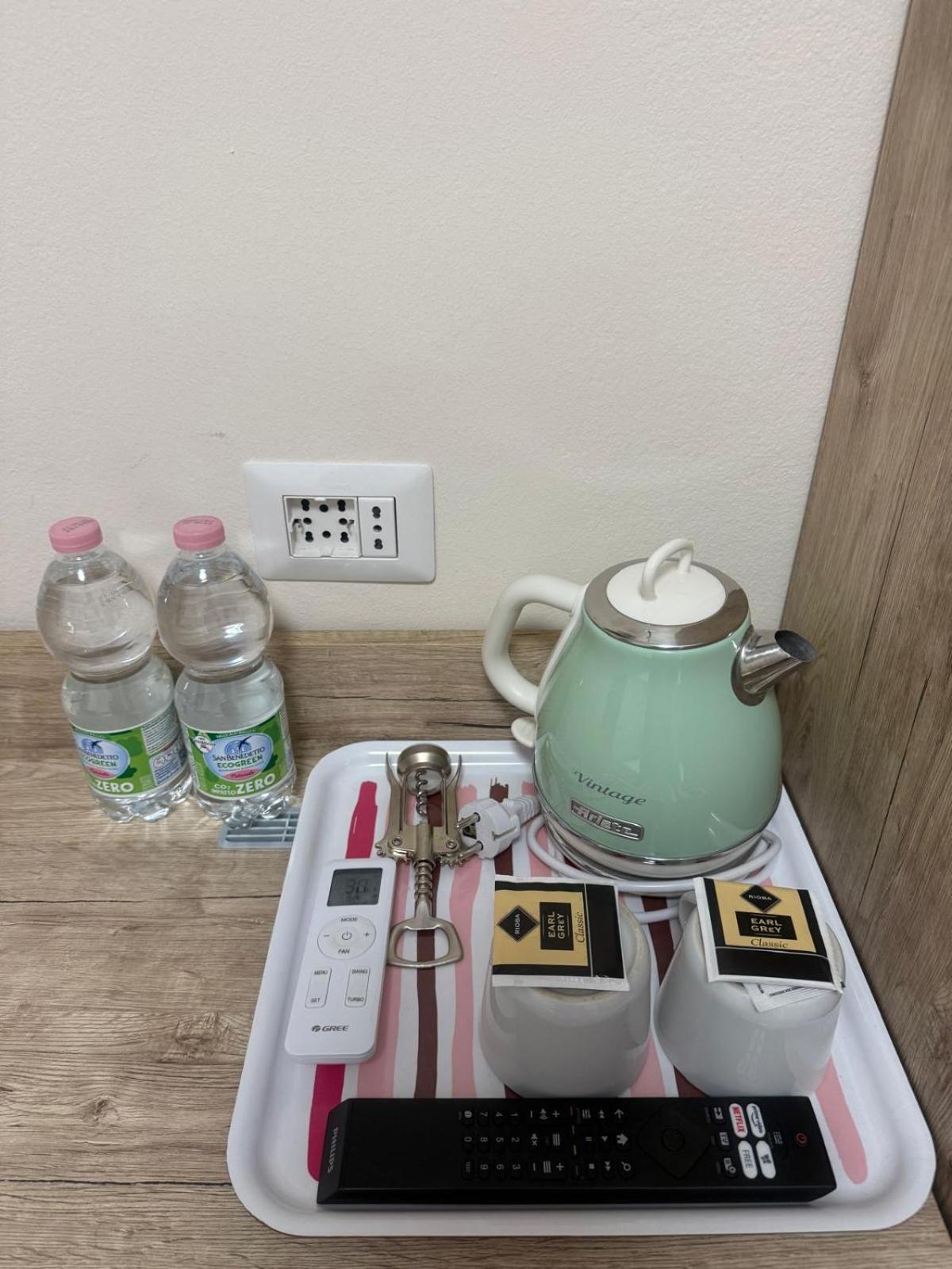 Guesthouse Central Station Group - Via Ponte Seveso 18 ミラノ エクステリア 写真