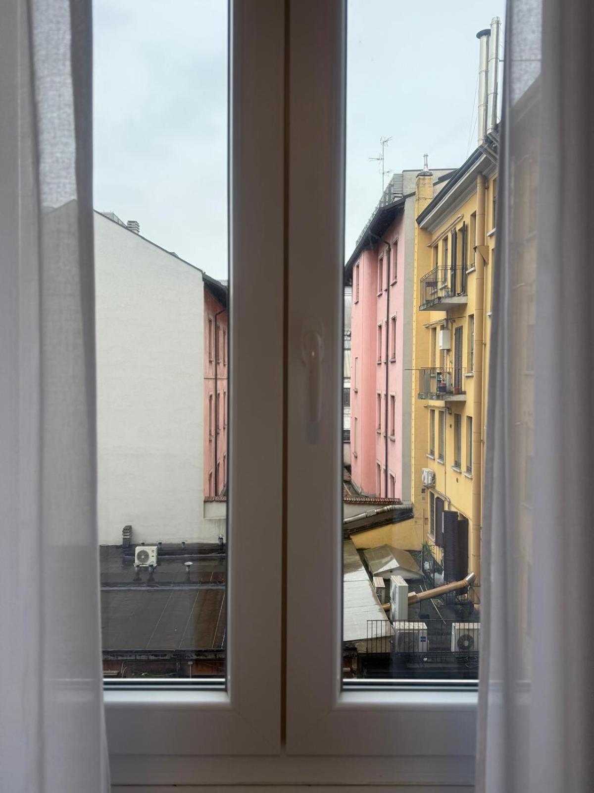 Guesthouse Central Station Group - Via Ponte Seveso 18 ミラノ エクステリア 写真